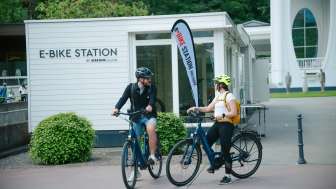 Start bei der E-Bike Station in Bad Ragaz © Kevin Wildhaber