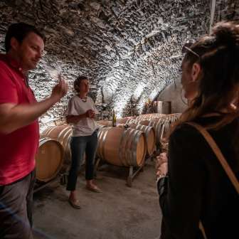 Besuch eines Weinkellers © Wine Tours Switzerland