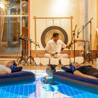 «Floating» Klangbaden