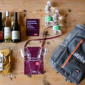 Backpack contents © Heidiland Tourismus