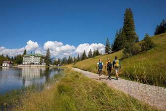 Hike to the Seebenalp mountain hotel © Bergbahnen Flumserberg