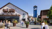 Eingangsportal des Landquart Fashion Outlet