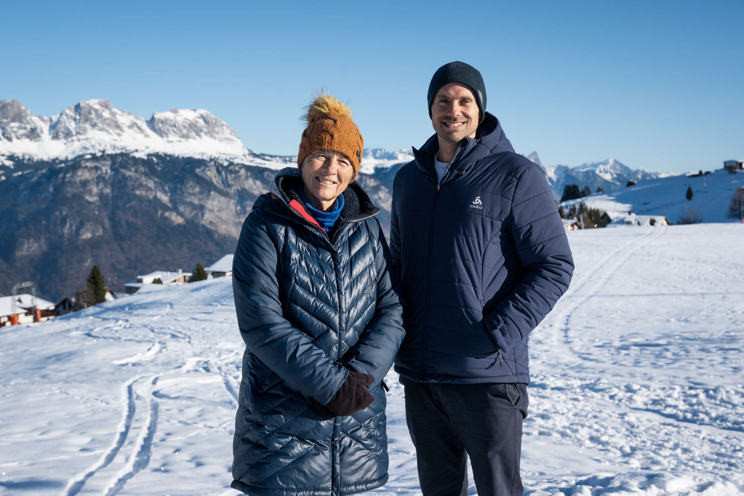 Maite Nadig und Manuel Rothmund im Schnee