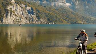 2025, Berge, E-Bike Tour, Freunde, Herbst, Kulinarik Tour, Multiexperience, Panorama, Schweiz Tourismus, ST, Veloweg, Walensee, Wasser