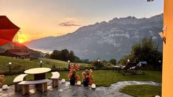 Ferienwohnung Bijouswiss "The Yellow House" mit SAUNA