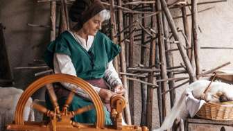 Spinnen mit Peters Grossmutter (2)