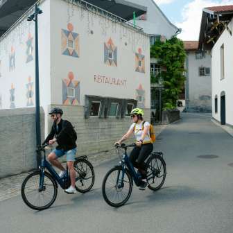 Fahrt durch die Dörfer der Bündner Herrschaft. © Kevin Wildhaber